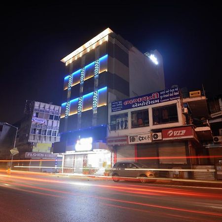โรงแรมวัน อัพ อาเมดาบัด ภายนอก รูปภาพ